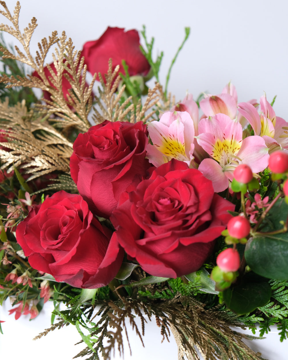 Christmas Table Flowers (Red & Gold)