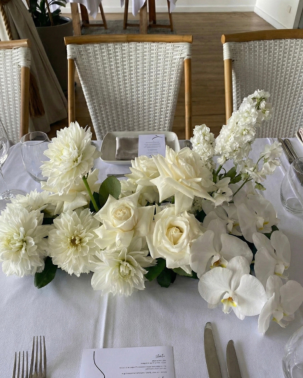 White Centrepiece - Extra Large
