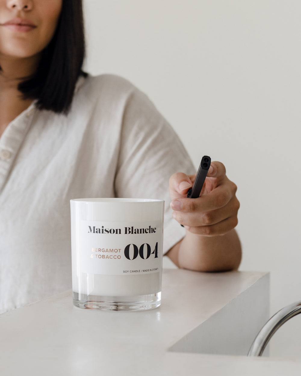 004 Bergamot & Tobacco - Large Candle