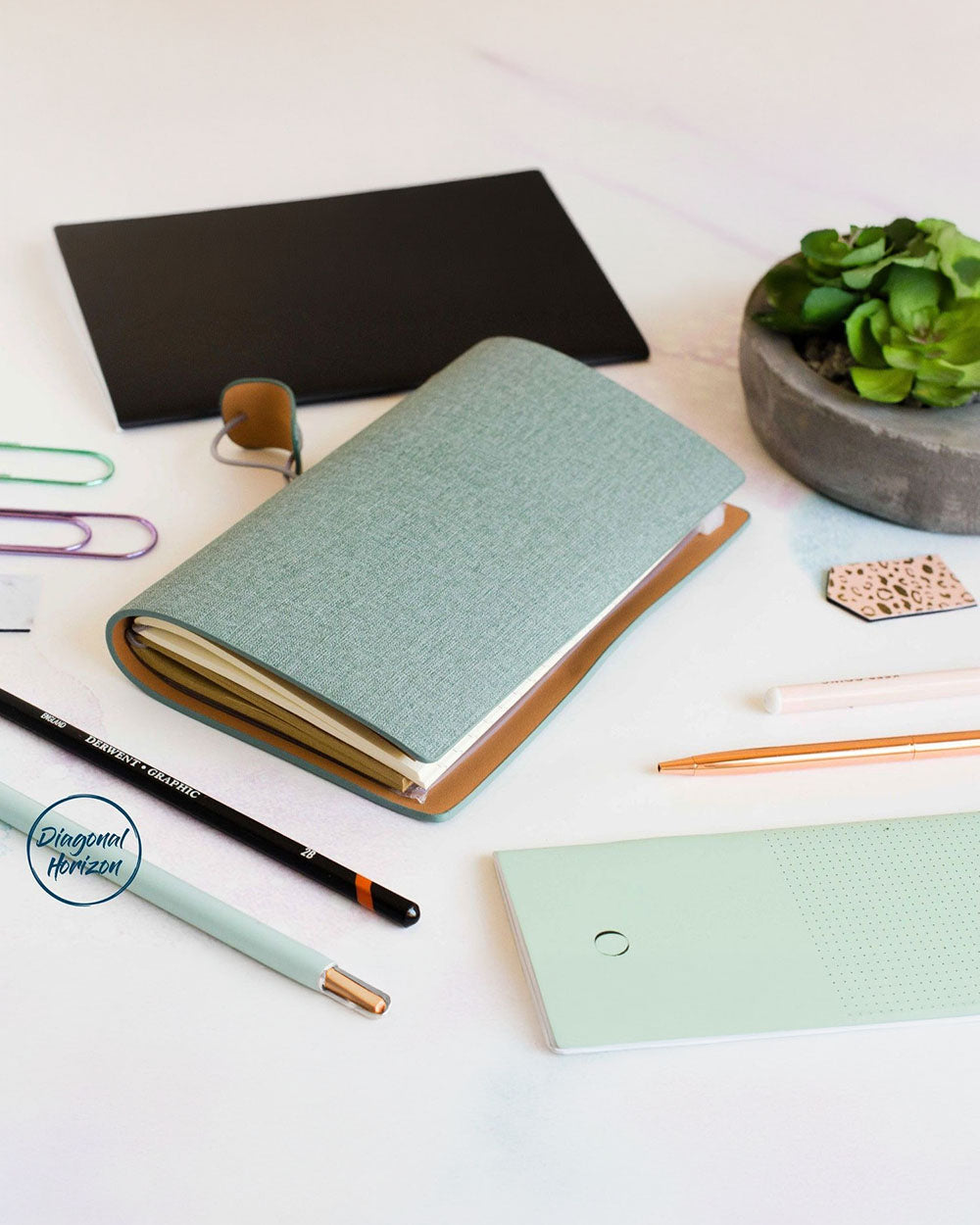 Diagonal Horizon Hobby Journal A5 Mint