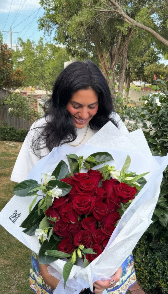 Fig & Bloom customer bouquet