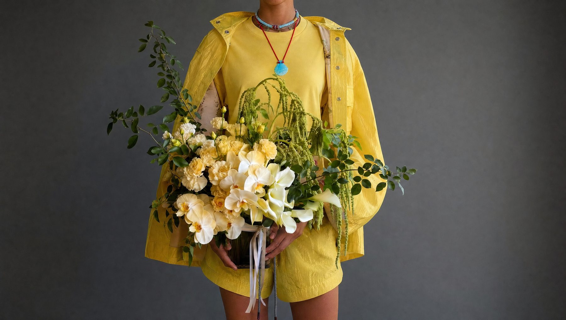 soleil — yellow / white arrangement